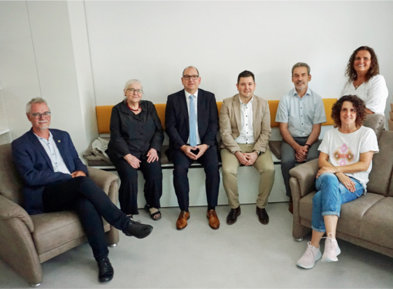 v.l. Berater Michael Szymczak, Heike Dierbach (LRA Ludwigsburg) Bürgermeister Uwe Seibold, MdL Tobias Vogt, Pfarrer Achim Binder, Koordinatorin Melanie Kruse, Monika Weber PDL der Sozialstation Bönnigheim